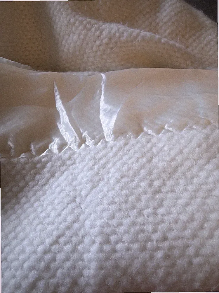 Blanket Vintage Fieldcrest Touch of Class Ivory Waffle Weave Satin Trim Twin