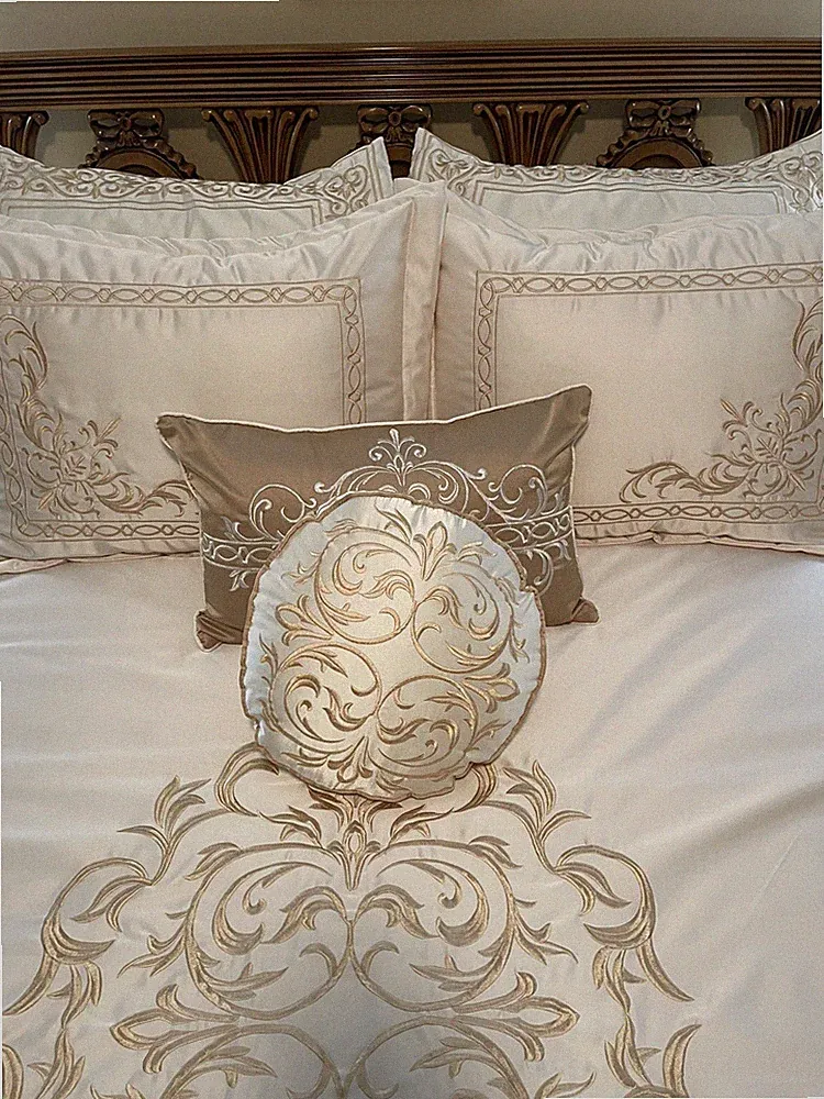 Touch of Class queen bedding