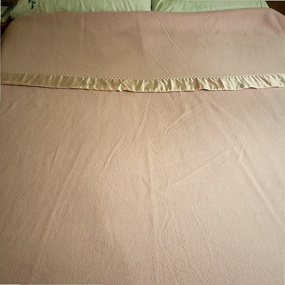 Vintage Fieldcrest Blanket Twin Size Pink Touch of Class Satin Trim Acrylic