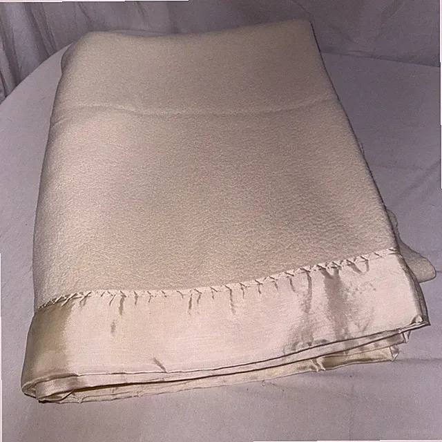 Vtg Blanket Fieldcrest Ivory Touch of Class Acrylic Twin Approx 82”x 68” EUC