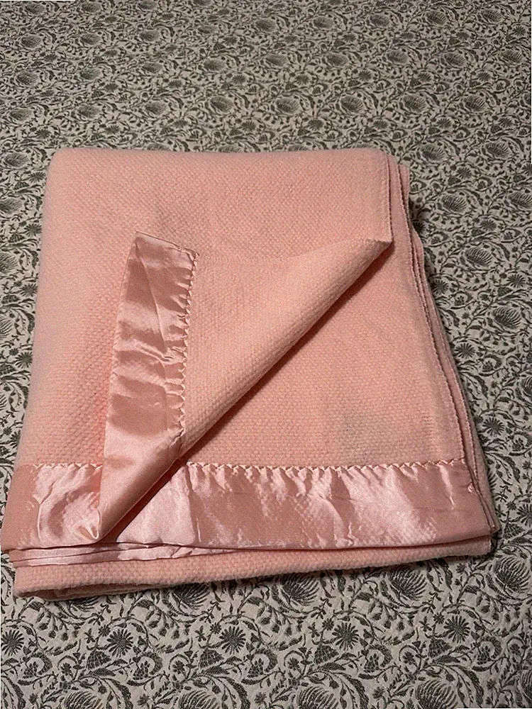 Vtg Fieldcrest Touch of Class Loom Woven Blanket Satin Trim Pink Ice Queen Nice!