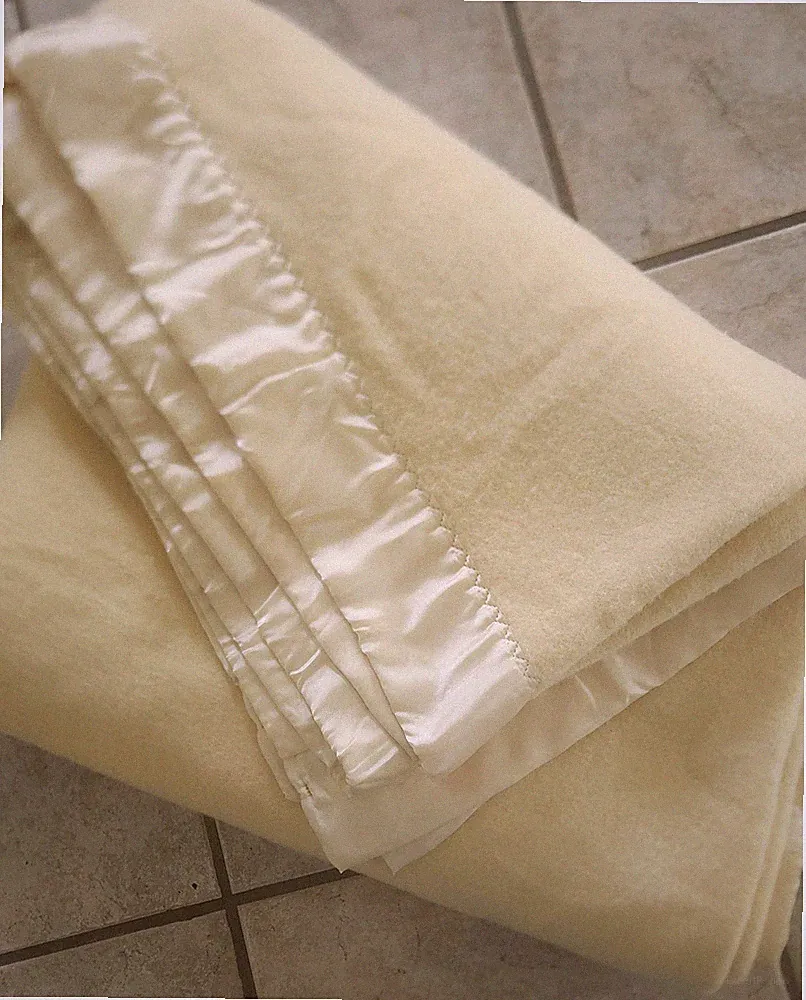 Vtg Fieldcrest Touch Of Class Virgin Acrylic BLANKET Satin Trim 86x82 Yello XLNT